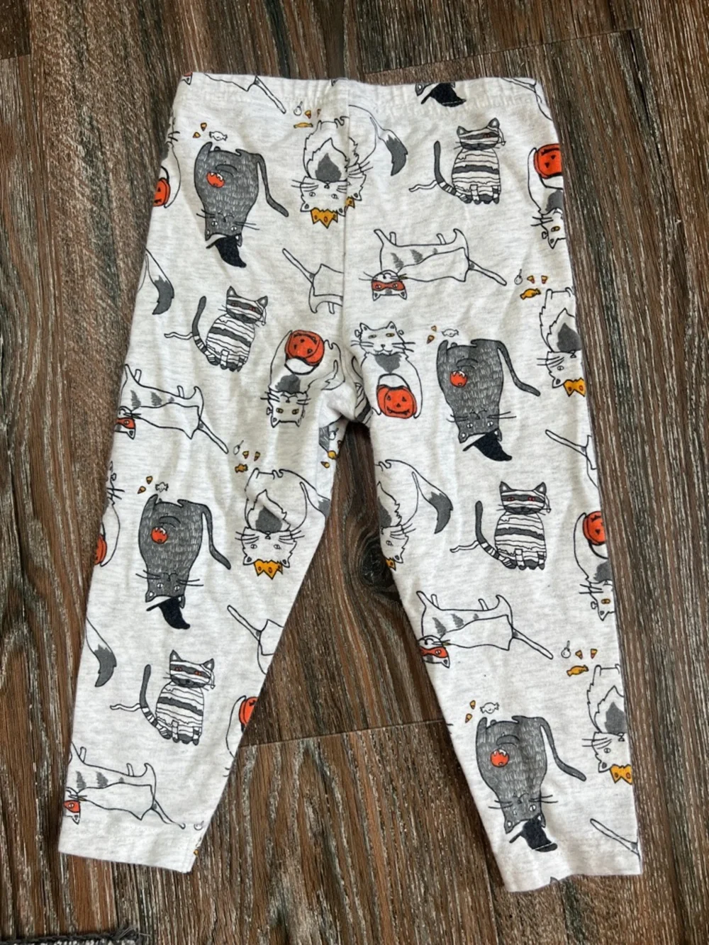 OshKosh B'gosh White Tee with Gray Cat Faces and Orange Masks Halloween